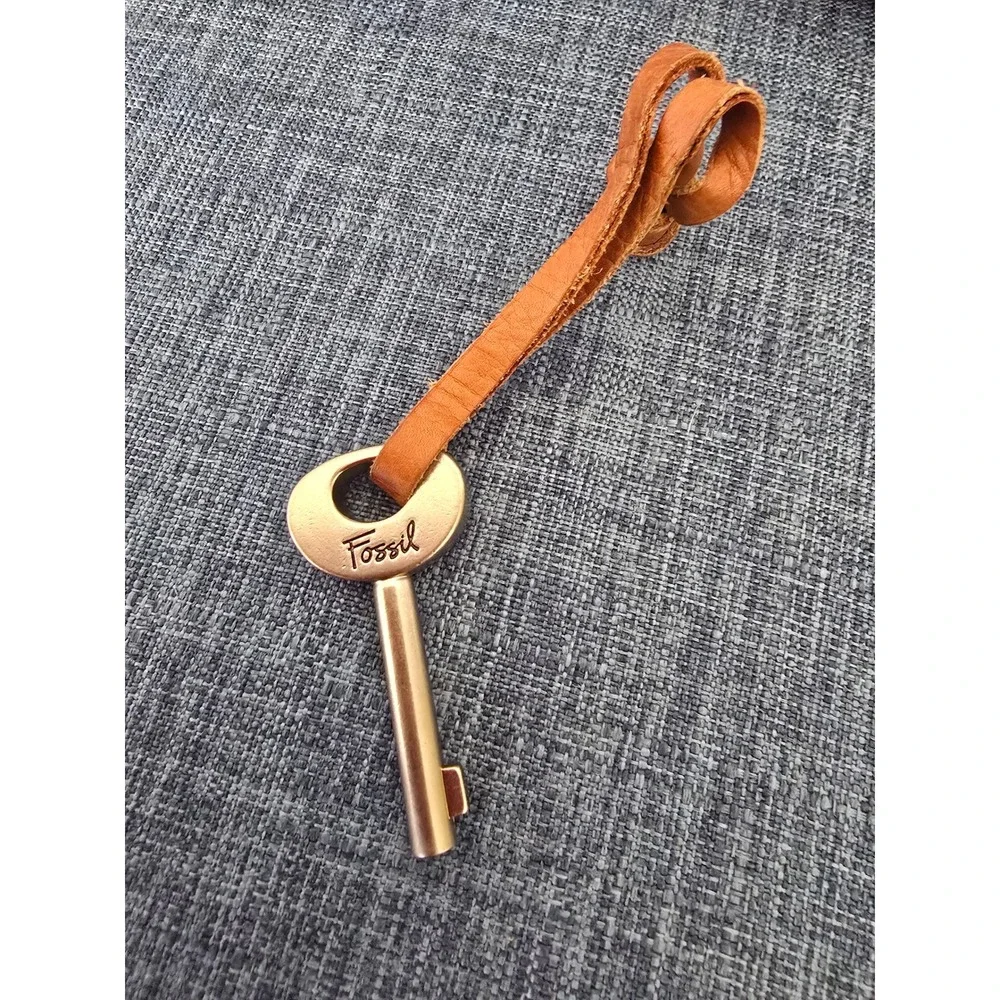 Fossil Gold Tone Skeleton Key Bag Charm Leather Strap Cognac Brown Handbag Fob